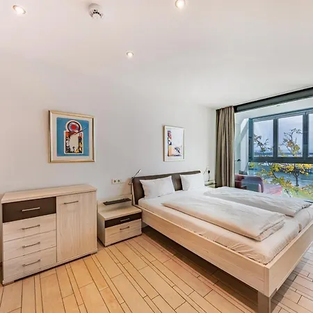 Aika Seaside Living 4* Фридрихсхафен